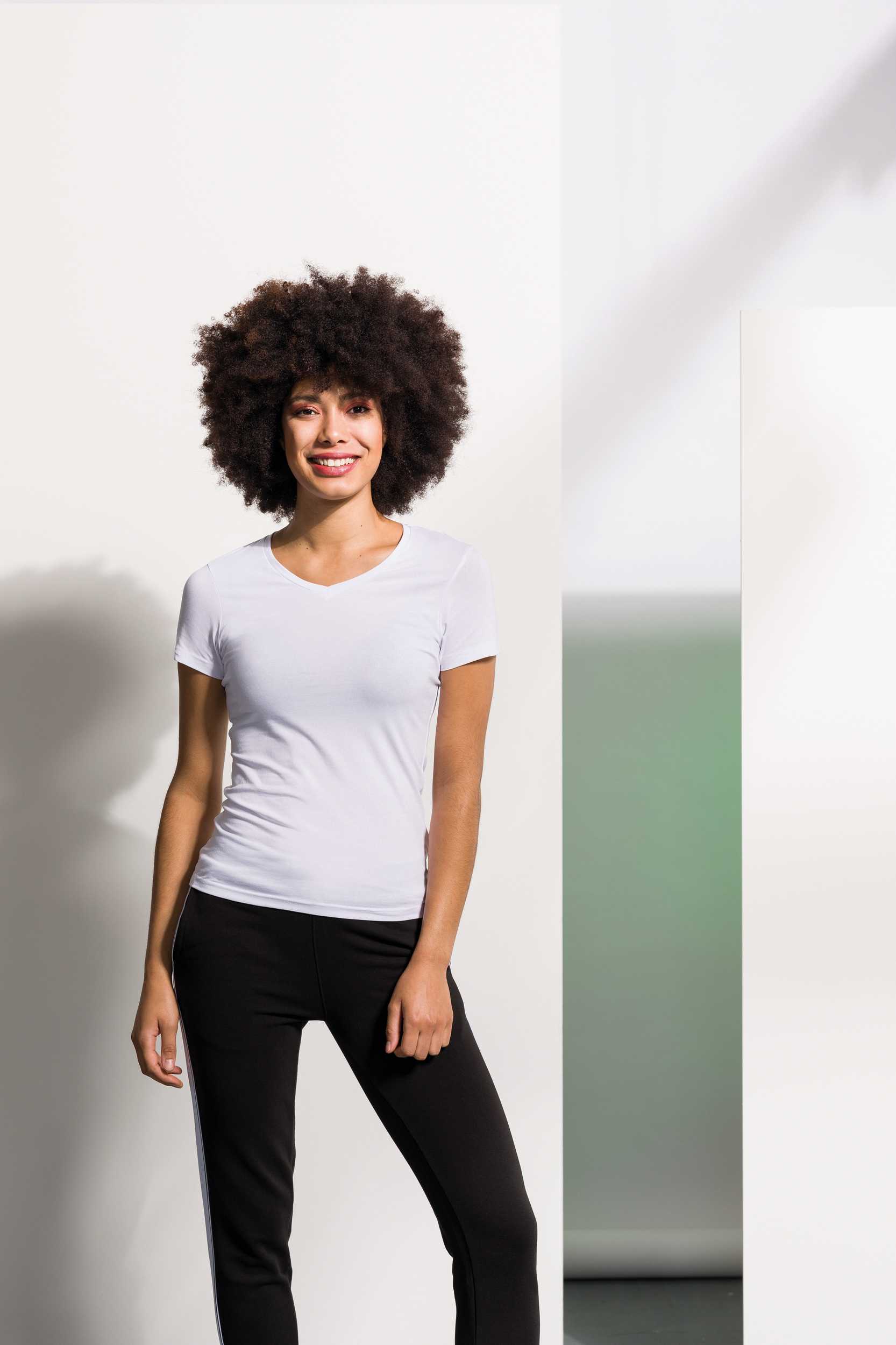 Skinni Fit Camiseta Feel Good cuello de pico mujer